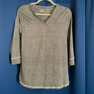 Gray very soft 3/4 sleeve shirt
